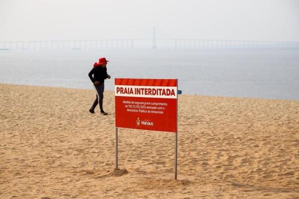 Praia da Ponta Negra é interditada para o banho, anuncia o prefeito David Almeida
