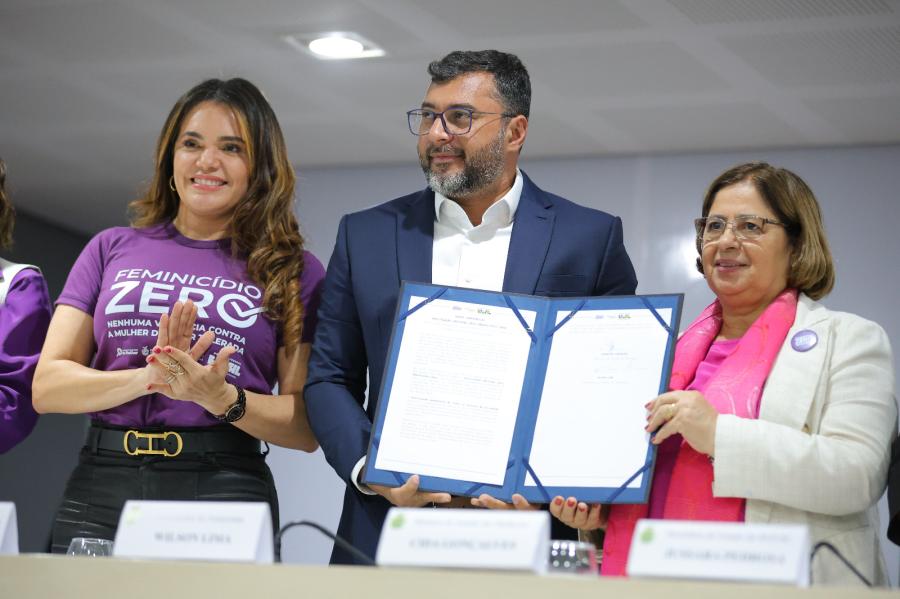 Wilson Lima assina Pacto Estadual de Prevenção aos Feminicídios no Amazonas