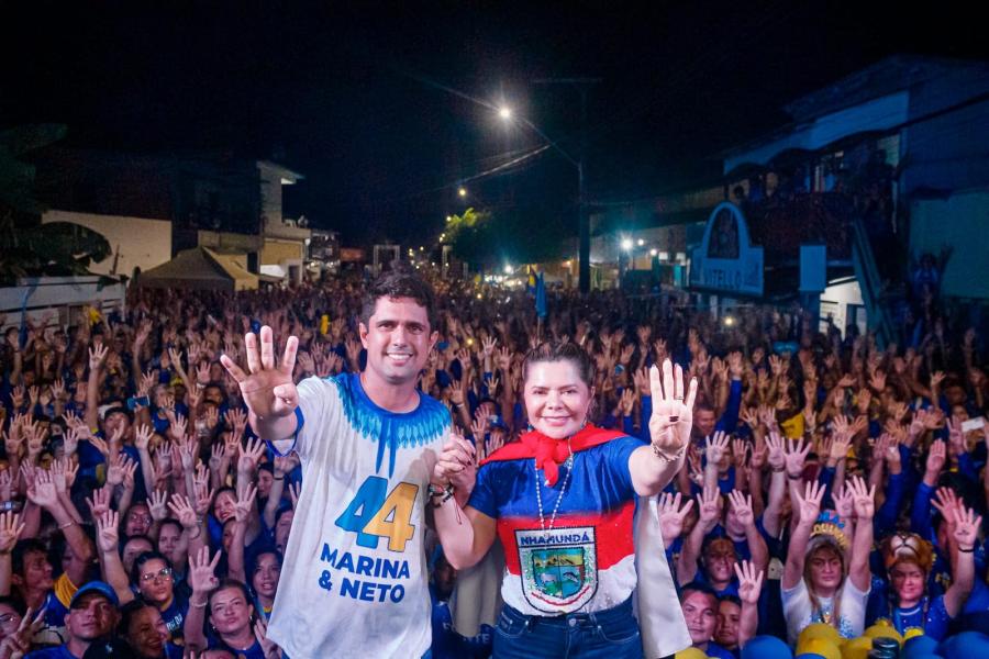 ONDA AZUL: Marina Pandolfo é ovacionada durante primeiro comício em Nhamundá ONDA AZUL: Marina Pandolfo é ovacionada durante primeiro comício em Nhamundá
