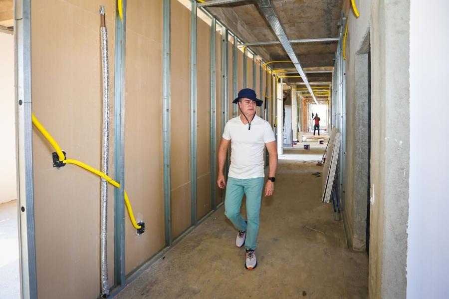 David Almeida fiscaliza obras da prefeitura em unidades de saúde que recebem os ajustes finais David Almeida fiscaliza obras da prefeitura em unidades de saúde que recebem os ajustes finais