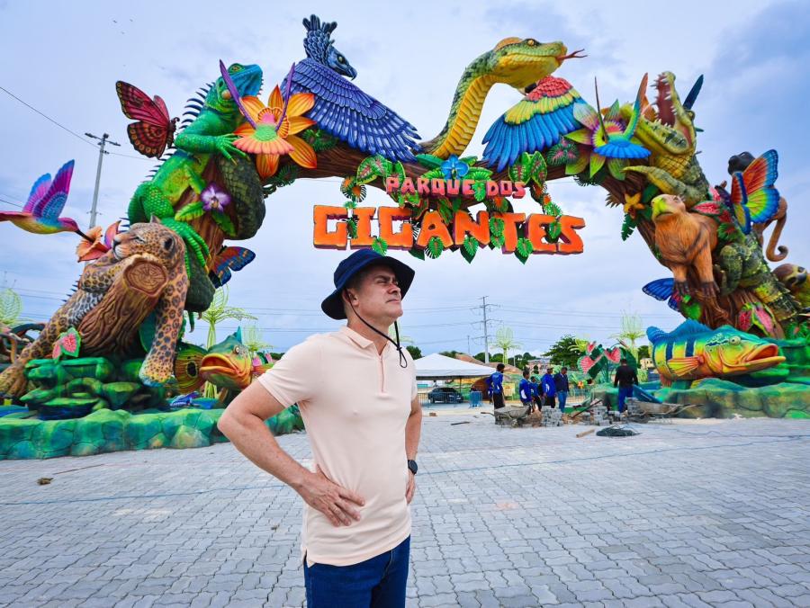 David Almeida garante entrega de segunda etapa do parque Gigantes da Floresta para quinta-feira David Almeida garante entrega de segunda etapa do parque Gigantes da Floresta para quinta-feira