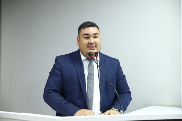 Alex Garcia agradece a Deus e ao povo pela reeleição e renova compromisso com o futuro de Parintins