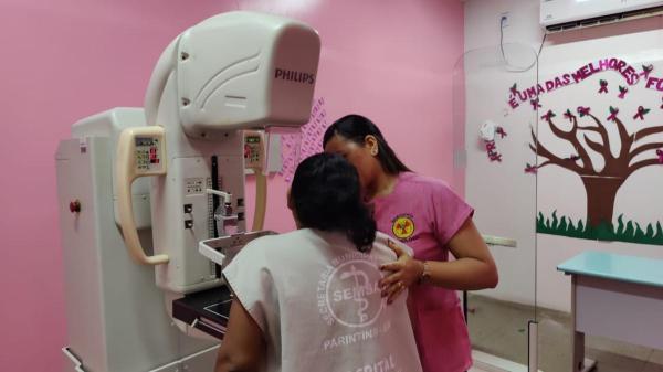 Parintins inicia campanha Outubro Rosa contra o câncer de mama e colo do útero