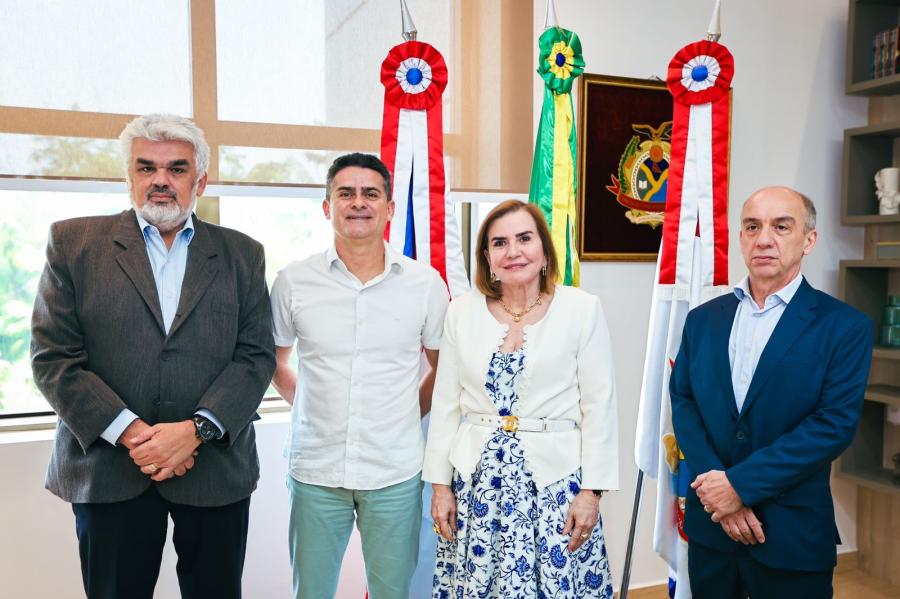 David Almeida realiza visita de cortesia ao TCE-AM após reeleição David Almeida realiza visita de cortesia ao TCE-AM após reeleição