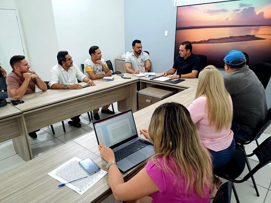 Prefeito eleito Mateus Assayag coordena instalação da Comissão de Transição de Governo