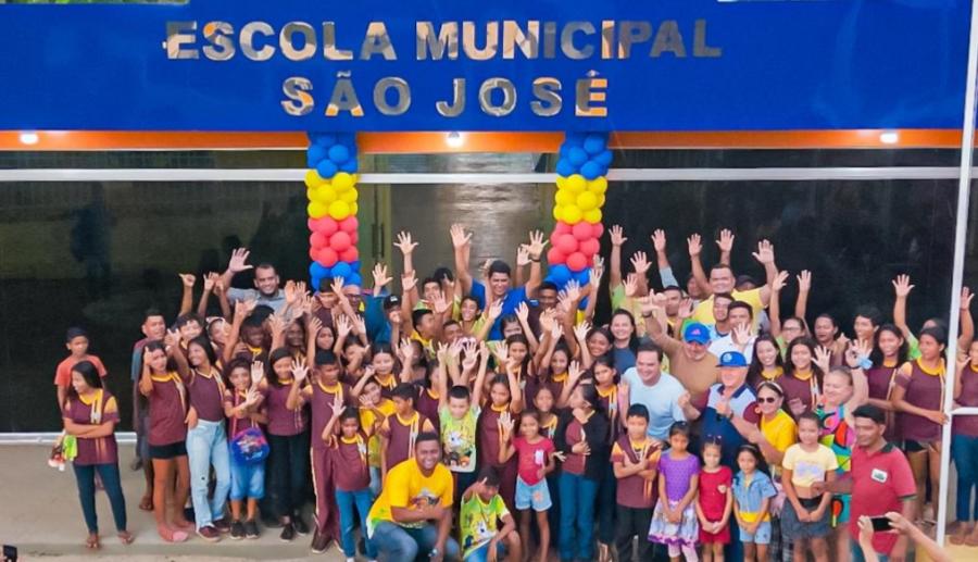 Bi Garcia inaugura Escola Municipal São José, no Zé Açu Bi Garcia inaugura Escola Municipal São José, no Zé Açu