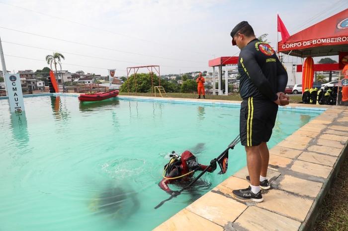 Corpo de Bombeiros retoma curso de mergulho após mais de uma década