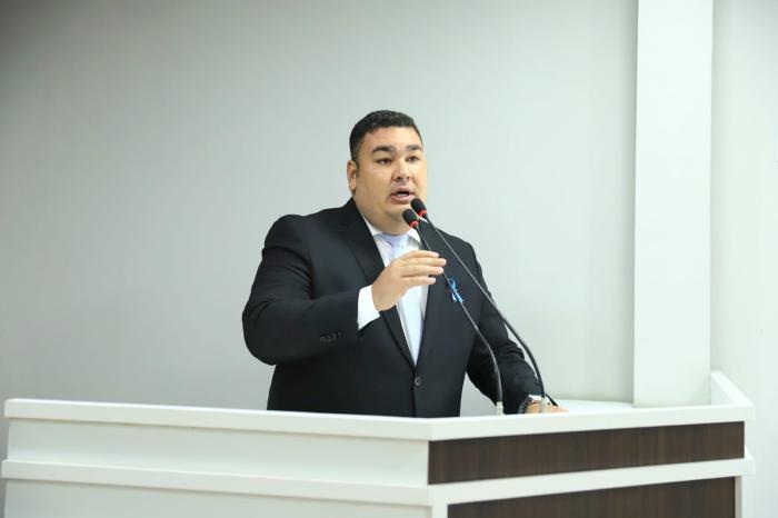 Alex Garcia destaca prevenção no Novembro Azul e segurança no trânsito