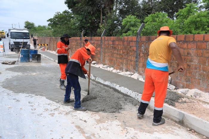 Prefeitura de Manaus reconstruiu mais de 57 mil metros quadrados de calçadas entre 2021 e 2024