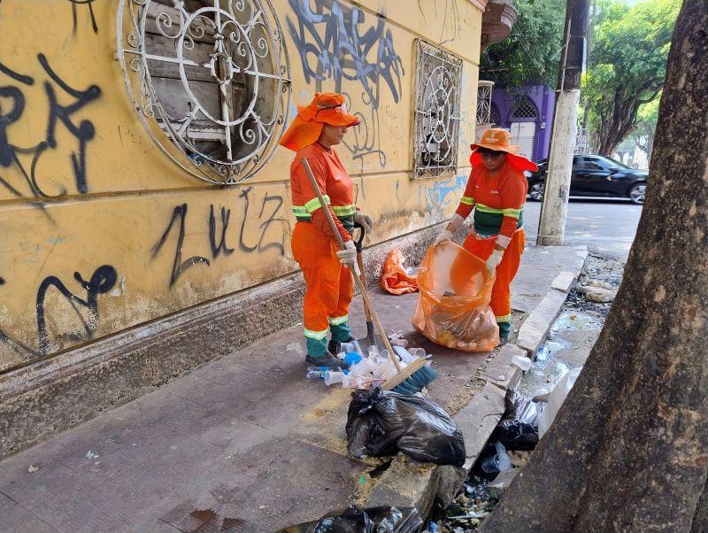 Manaus intensifica ações de limpeza na área central e em pontos estratégicos da cidade Manaus intensifica ações de limpeza na área central e em pontos estratégicos da cidade
