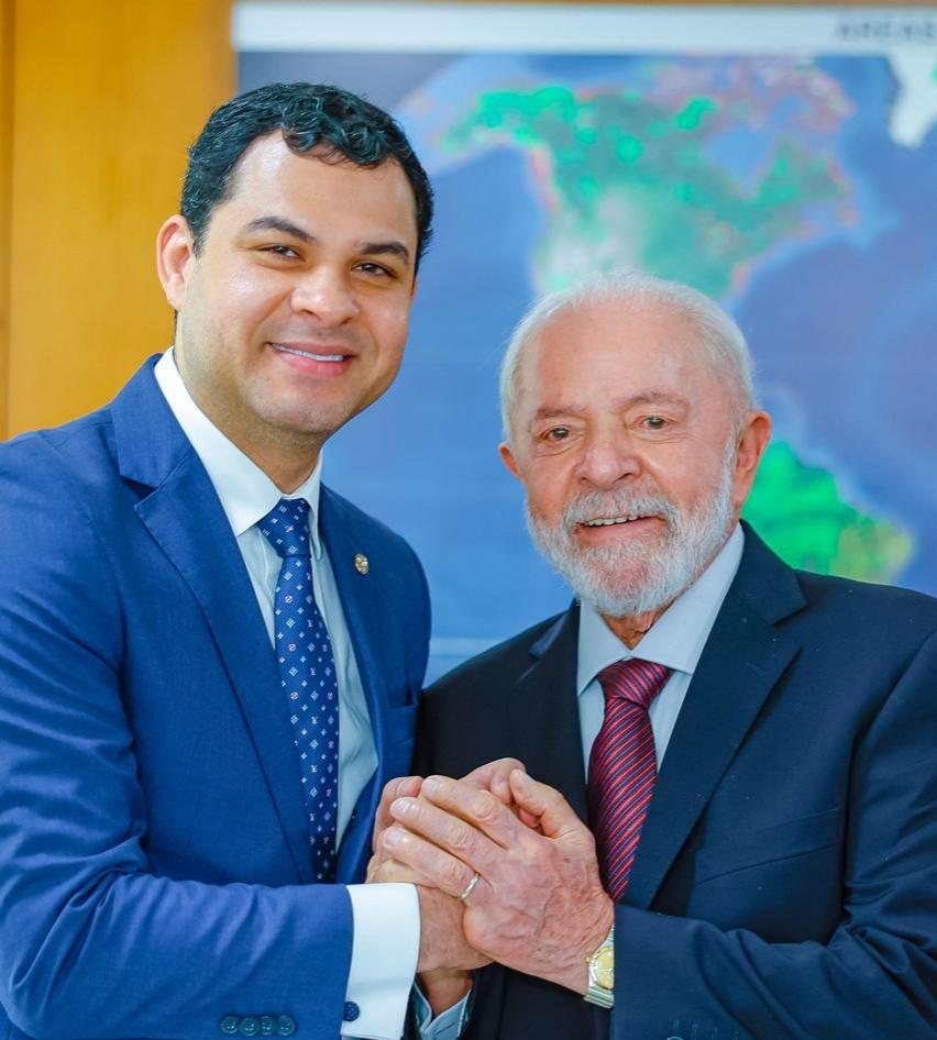Após encontro com Lula, Saullo comemora garantia de obras na BR-319 Após encontro com Lula, Saullo comemora garantia de obras na BR-319