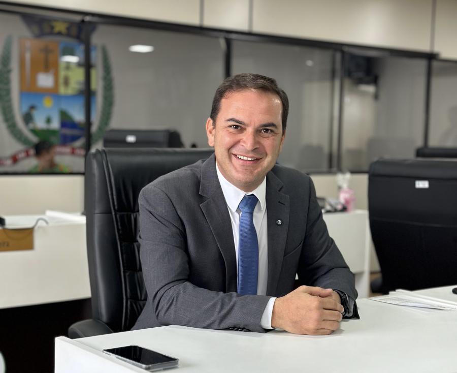 Mateus Assayag destina emenda para melhorias nas escolas de Parintins Mateus Assayag destina emenda para melhorias nas escolas de Parintins