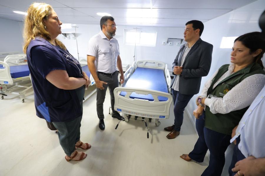 Wilson Lima vistoria Barco Hospital São João XXIII que fará atendimentos em comunidades ribeirinhas Wilson Lima vistoria Barco Hospital São João XXIII que fará atendimentos em comunidades ribeirinhas