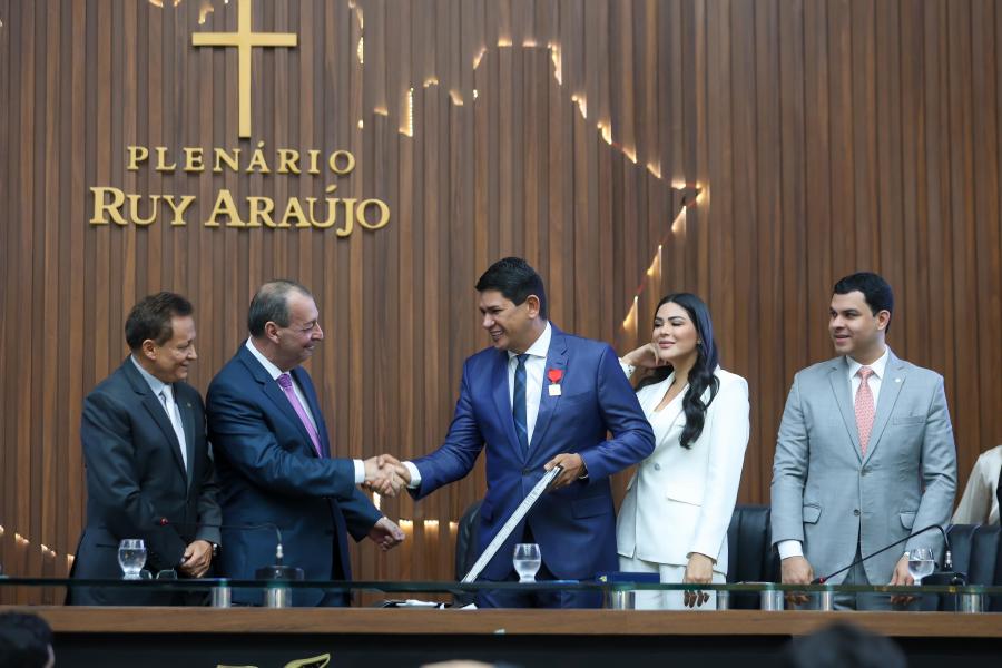 MEDALHA RUY ARAÚJO: Carreira política de Bi Garcia é destaque na Aleam MEDALHA RUY ARAÚJO: Carreira política de Bi Garcia é destaque na Aleam