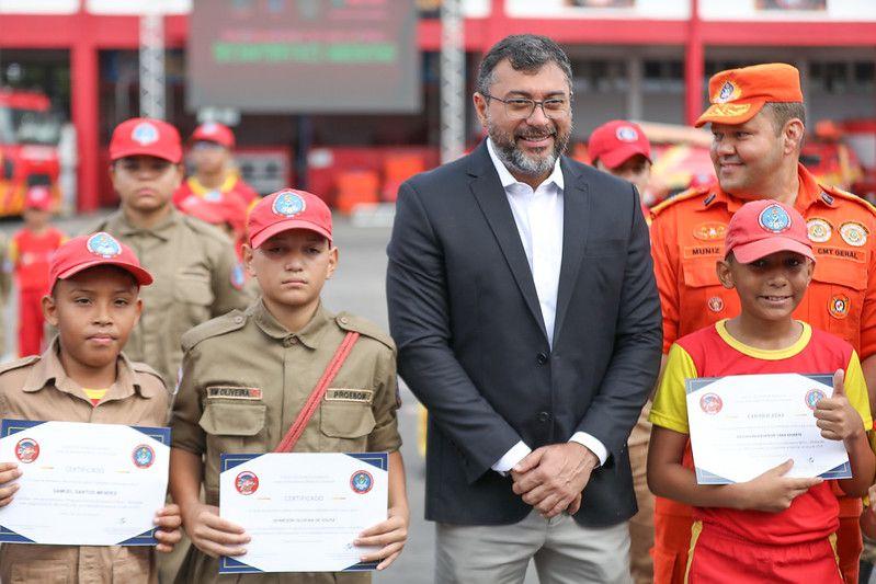 Wilson Lima anuncia injeção de R$ 1,6 bilhão na economia do Amazonas neste final de ano