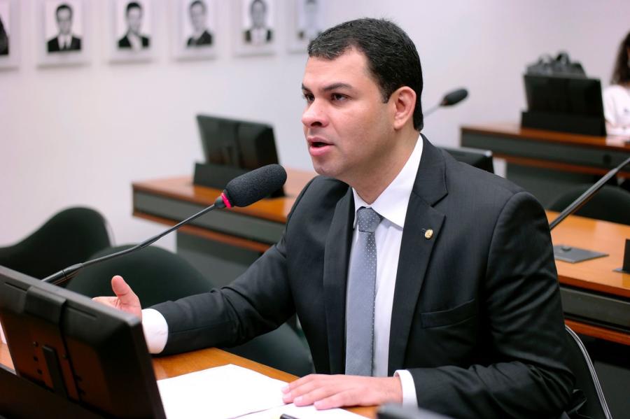 Saullo Vianna aprova requerimentos que incluem festas do AM no Calendário Oficial de Turismo