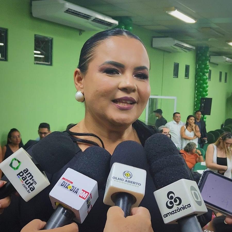 VÍDEO: Vanessa Gonçalves fala de prioridades e exalta DNA político, em Parintins 
