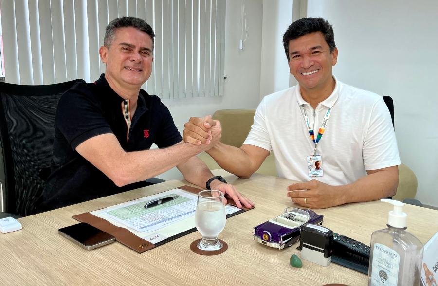 David Almeida confirma Jesus Alves como secretário de Habitação por mais 4 anos