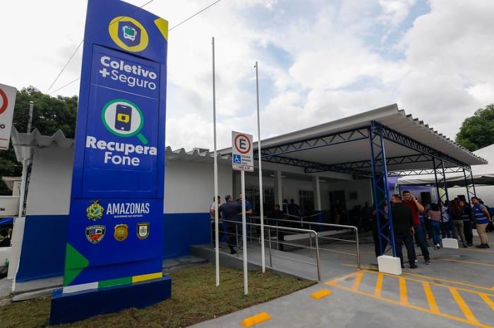 Governo do Amazonas inaugura sede do RecuperaFone e entrega 500 celulares recuperados