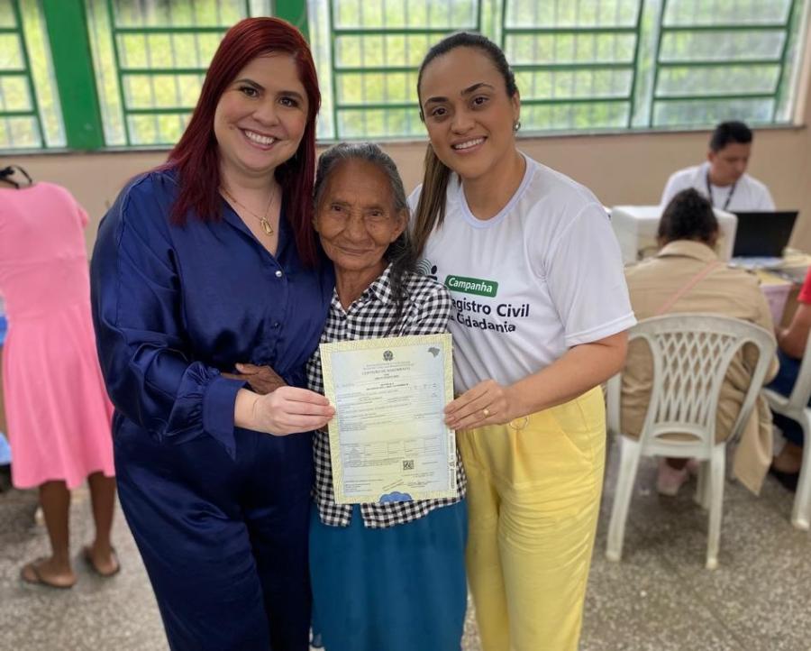 Indígena de 80 anos consegue pela primeira vez sua certidão de nascimento no Amazonas Indígena de 80 anos consegue pela primeira vez sua certidão de nascimento no Amazonas
