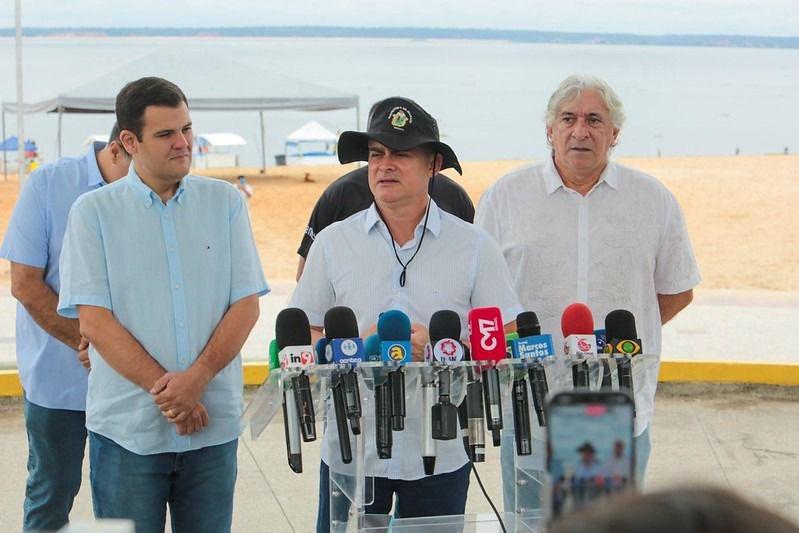 David Almeida libera praia da Ponta Negra para banho e reforça programação de fim de ano David Almeida libera praia da Ponta Negra para banho e reforça programação de fim de ano