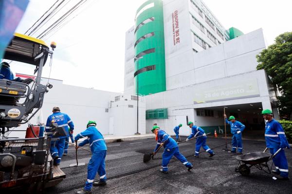 Recapeamento asfáltico avança na área externa do Complexo Hospitalar Sul