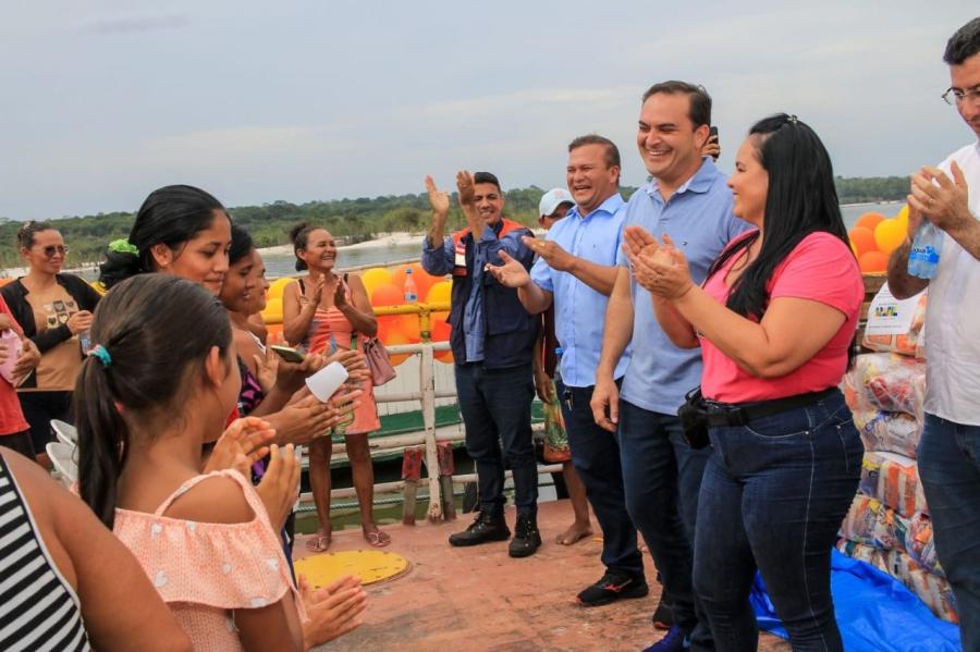 Prefeito Mateus Assayag e Vice Vanessa Gonçalves entregam cestas básicas e anunciam investimentos na zona rural