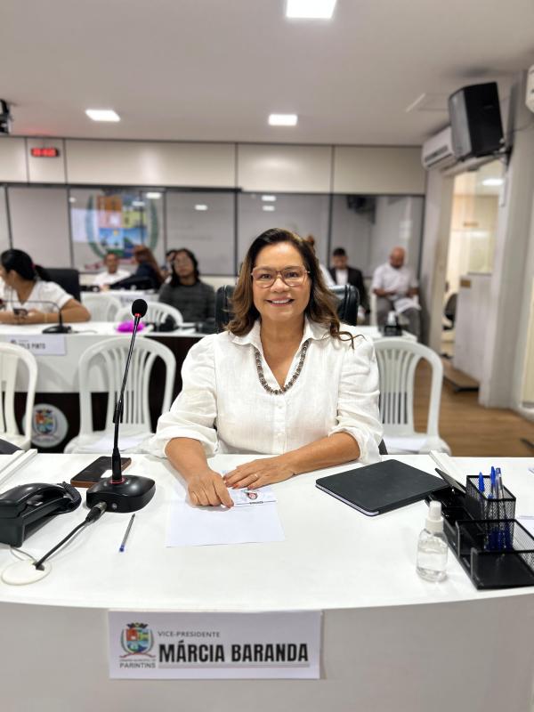Márcia Baranda reforça compromisso com saúde mental em palestra na Câmara de Parintins