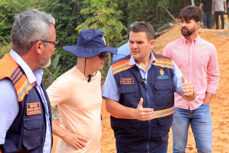 Prefeitura de Manaus intensifica assistência a famílias na Redenção e atua em áreas de risco