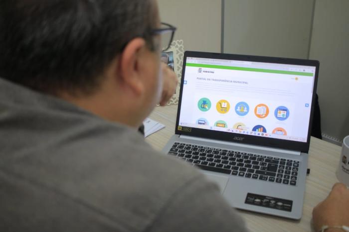 Prefeitura de Parintins adota sistemas digitais para otimizar processos e reduzir burocracia Prefeitura de Parintins adota sistemas digitais para otimizar processos e reduzir burocracia