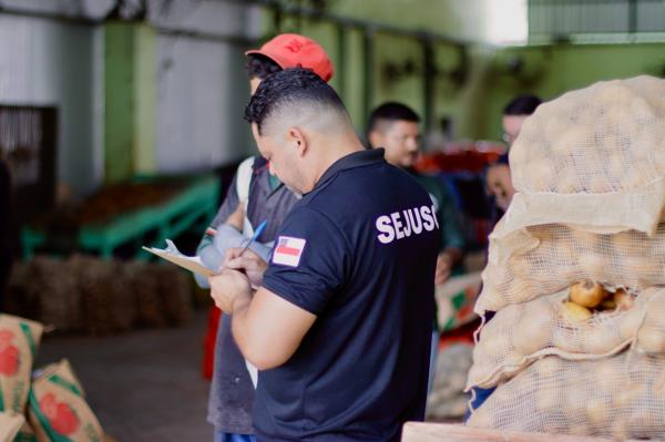 Governo do Amazonas fiscaliza denúncia de trabalho escravo envolvendo migrantes