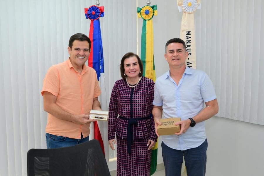David Almeida reforça parceria institucional durante visita da presidente do TCE-AM, Yara Lins