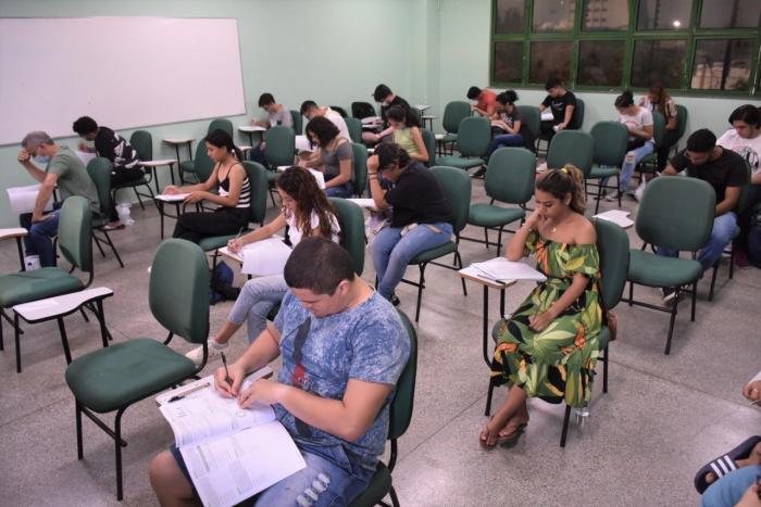 UEA abre inscrições para vagas remanescentes no pré-vestibular AprovENS