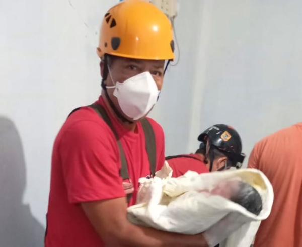 Bombeiros de Parintins realizam parto e acompanham primeiros momentos entre mãe e bebê