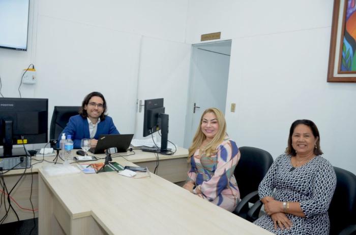 Assistência Social e Juizado da Infância firmam parceria para fortalecer ações em Parintins Assistência Social e Juizado da Infância firmam parceria para fortalecer ações em Parintins