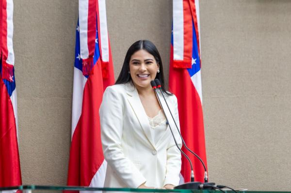 Nova lei de Mayra Dias garante Libras nas propagandas institucionais no Amazonas