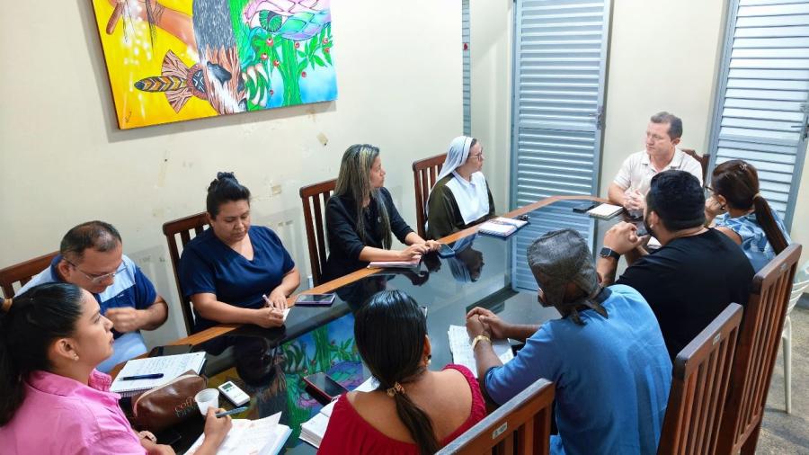 Hospitais Jofre Cohen e Padre Colombo ampliam cooperação em Parintins 