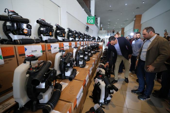 Vigilância em Saúde fortalece combate à dengue no Amazonas com entrega de testes rápidos e nebulizadores Vigilância em Saúde fortalece combate à dengue no Amazonas com entrega de testes rápidos e nebulizadores