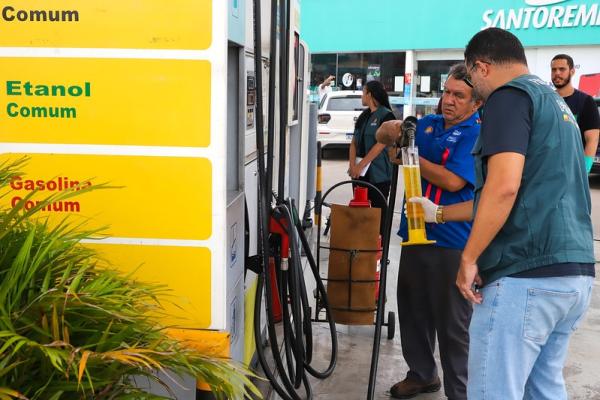 Procon Manaus realiza operação em postos de combustíveis