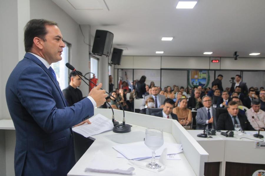 Na Câmara Municipal, Mateus Assayag reforça compromisso com a saúde em Parintins