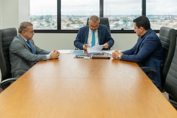CGE e TJAM firmam parceria para fortalecer capacitação e governança