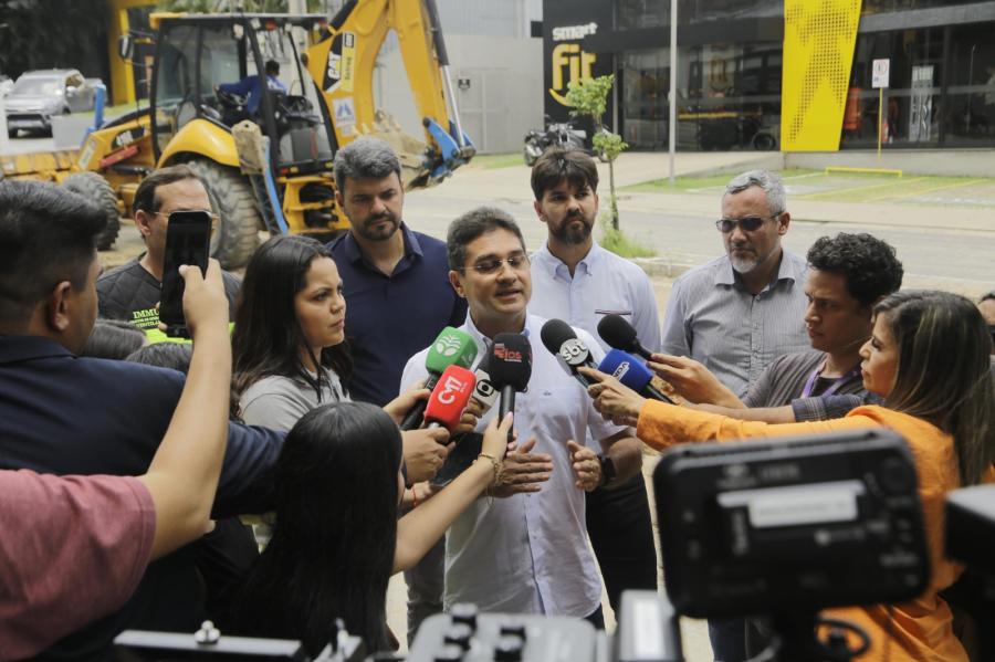 Jander Lobato vistoria obra de modernização da rede de drenagem na avenida Maceió