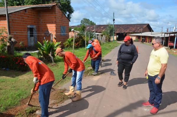 Mutirão de limpeza é ampliado na Vila Amazônia pela Prefeitura de Parintins