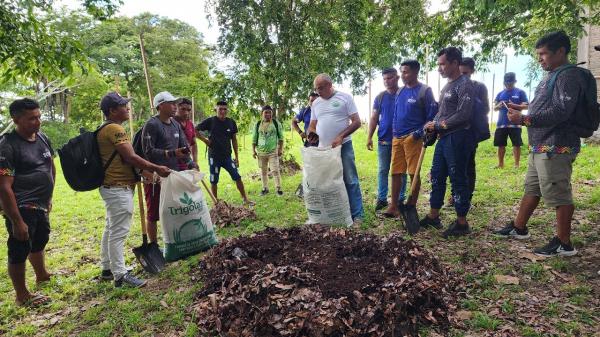 Parintins promove capacitação em compostagem orgânica para indígenas Sateré-Mawé