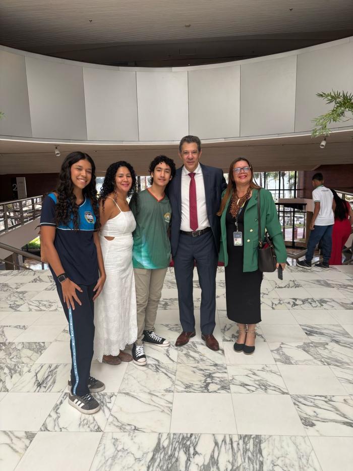 Brasília: Escola Suzana de Jesus Azêdo ganha R$ 100 mil na Olimpíada do Tesouro Direto Brasília: Escola Suzana de Jesus Azêdo ganha R$ 100 mil na Olimpíada do Tesouro Direto