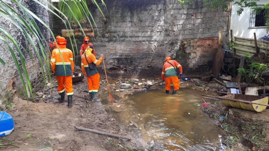Prefeitura reforça equipes de limpeza e manutenção urbana para mitigar impactos das chuvas em Manaus Prefeitura reforça equipes de limpeza e manutenção urbana para mitigar impactos das chuvas em Manaus
