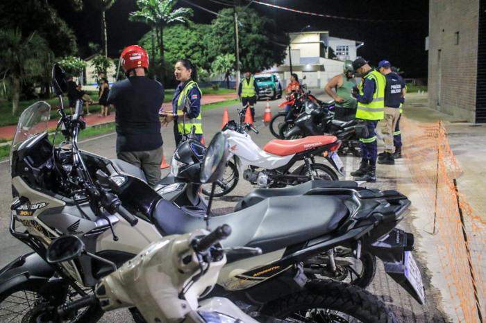 Órgãos públicos intensificam fiscalização de trânsito em Parintins em operação integrada Órgãos públicos intensificam fiscalização de trânsito em Parintins em operação integrada