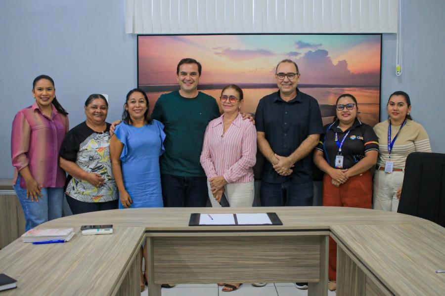 Mateus Assayag e diretor do HEMOAM discutem criação de Hemonúcleo em Parintins Mateus Assayag e diretor do HEMOAM discutem criação de Hemonúcleo em Parintins