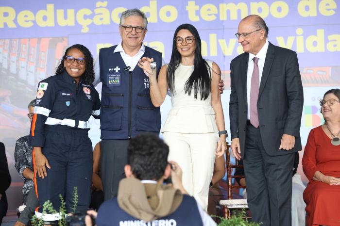 Prefeitura de Manaus amplia frota do Samu com novas ambulâncias do governo federal Prefeitura de Manaus amplia frota do Samu com novas ambulâncias do governo federal
