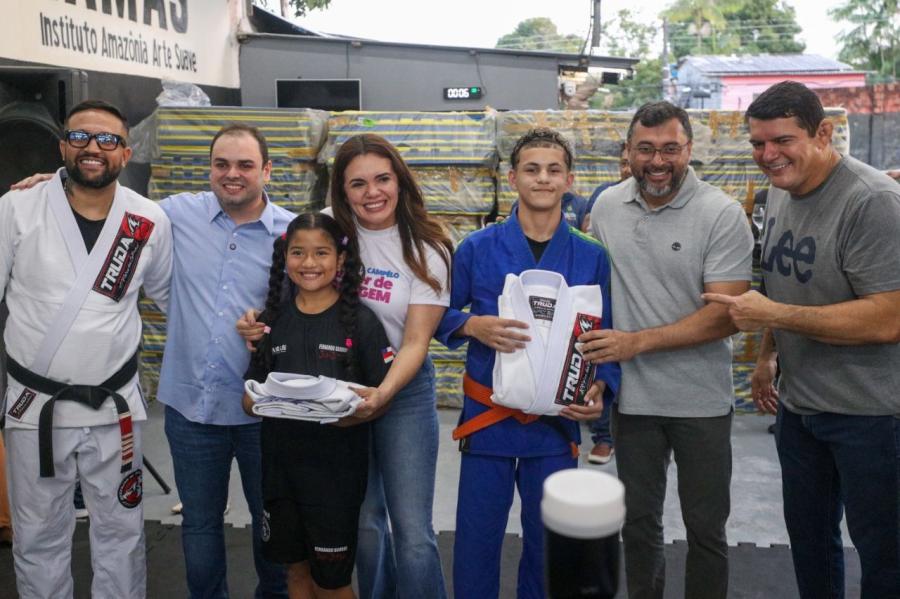 Wilson Lima entrega equipamentos para incentivar a prática de jiu-jitsu Wilson Lima entrega equipamentos para incentivar a prática de jiu-jitsu